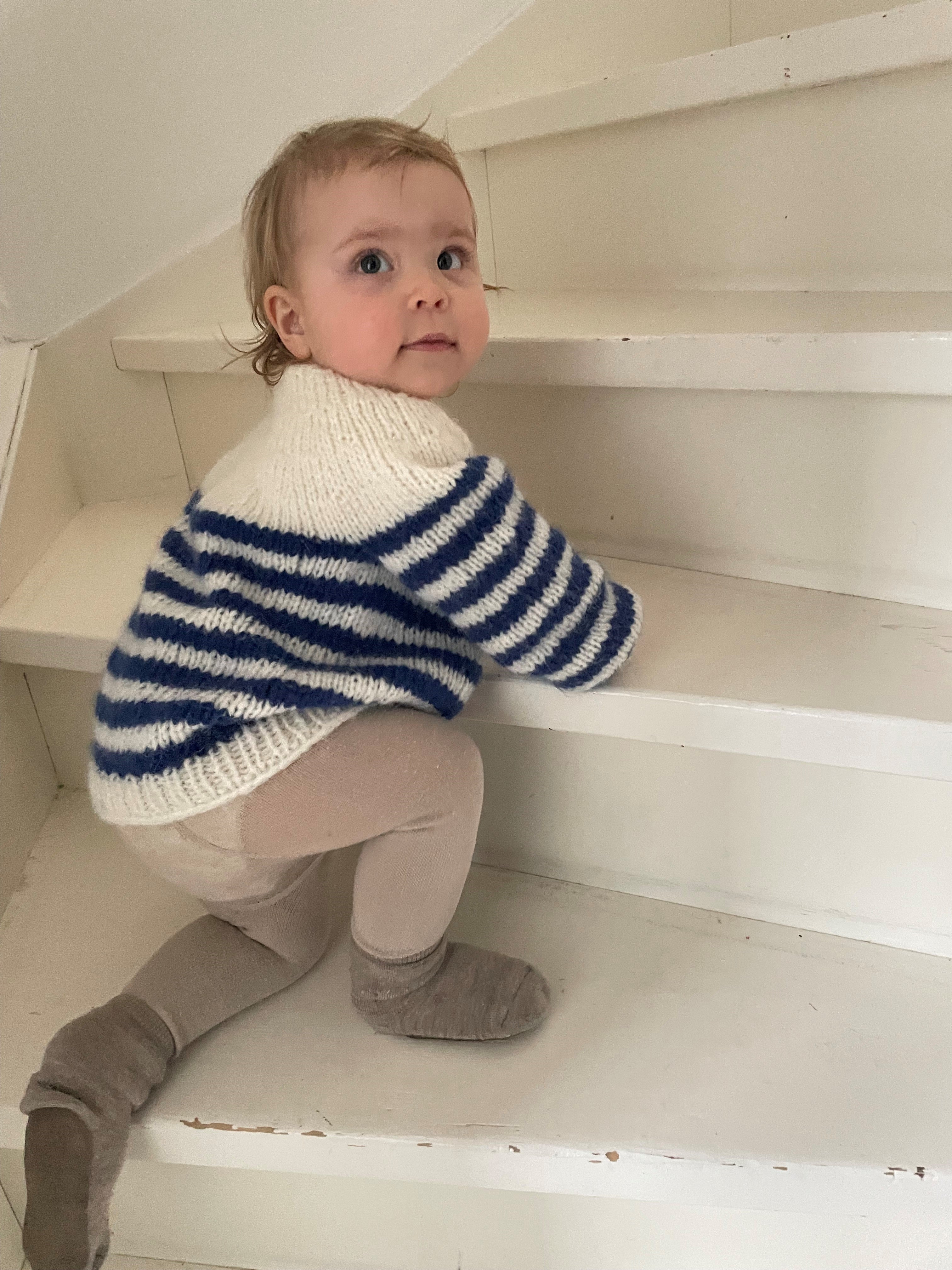 KIT FOR "CHILDREN'S SWEATER OCEAN"